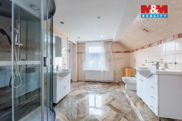 Prodej rodinného domu, Bečov nad Teplou, Nádražní, 298 m2