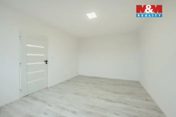 Prodej bytu 2+kk, Chřibská, 36 m2