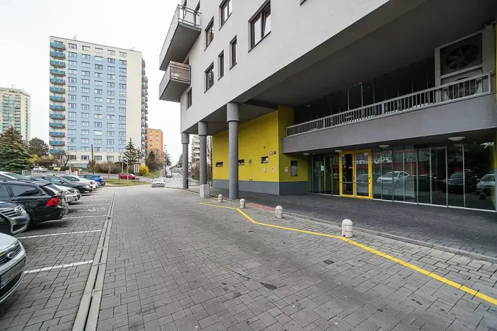 Pronájem bytu 1+kk, Praha - Záběhlice, Na Slatince, 30 m2