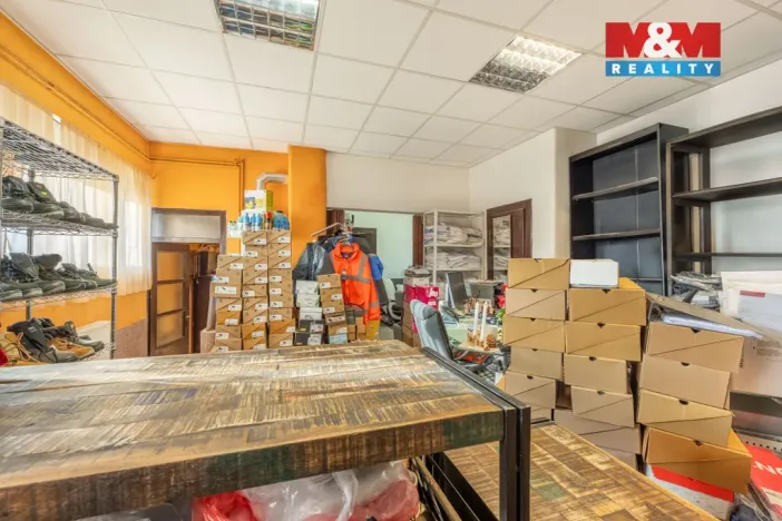 Prodej obchodního prostoru, Kladno - Švermov, Velvarská, 87 m2