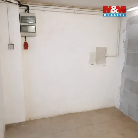 Pronájem garáže, Kladno - Rozdělov, Bří Rybářů, 15 m2