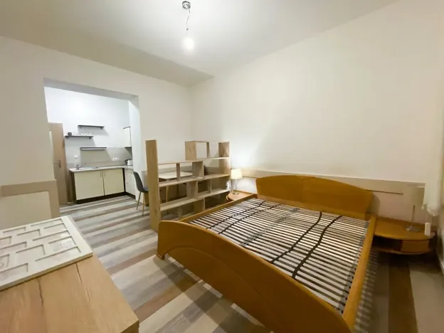 Pronájem bytu 1+kk, Praha - Vršovice, Sevastopolská, 33 m2