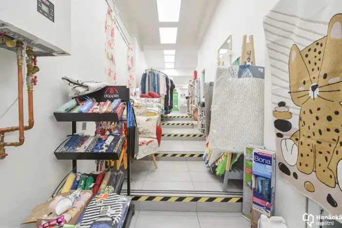 Pronájem obchodního prostoru, Olomouc, Pavelčákova, 112 m2