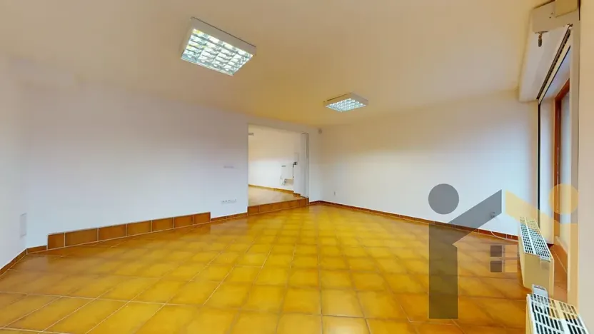 Pronájem obchodního prostoru, Praha - Hostivař, Hornoměcholupská, 88 m2