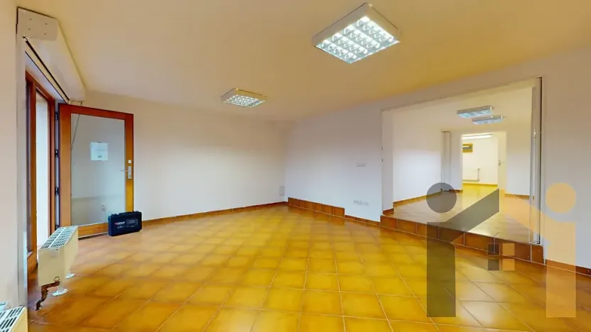 Pronájem obchodního prostoru, Praha - Hostivař, Hornoměcholupská, 88 m2