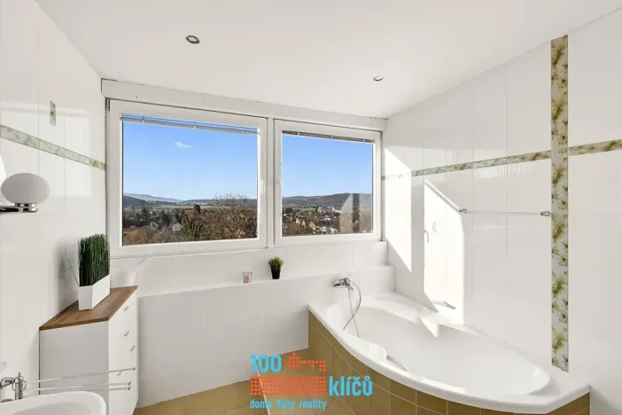 Prodej rodinného domu, Praha - Lipence, Nad žlábkem, 318 m2