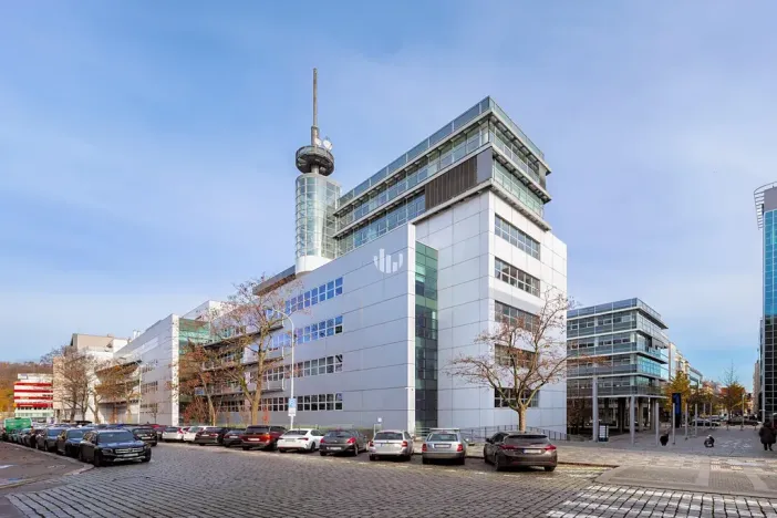 Pronájem kanceláře, Praha - Smíchov, Radlická, 790 m2