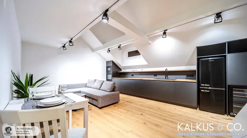 Pronájem bytu 2+kk, Hradec Králové, Eliščino nábřeží, 52 m2