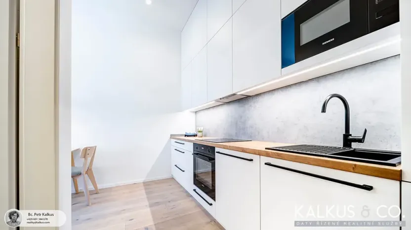 Pronájem bytu 2+kk, Hradec Králové, Eliščino nábřeží, 34 m2