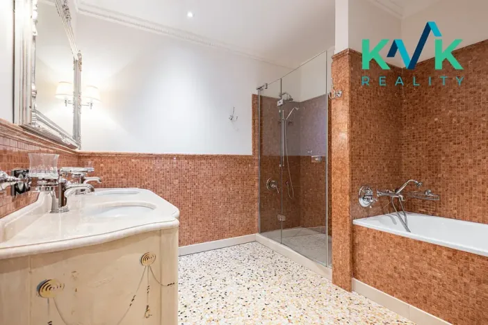 Prodej bytu 6+kk a větší, Karlovy Vary, U Imperiálu, 252 m2