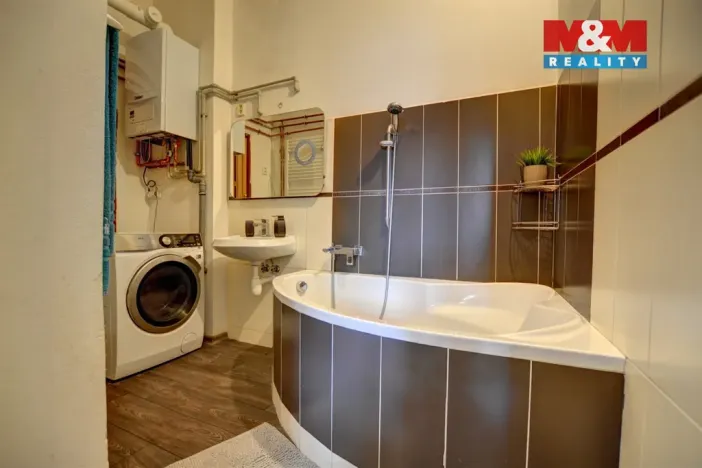 Prodej činžovního domu, Hostinné, Horská, 408 m2