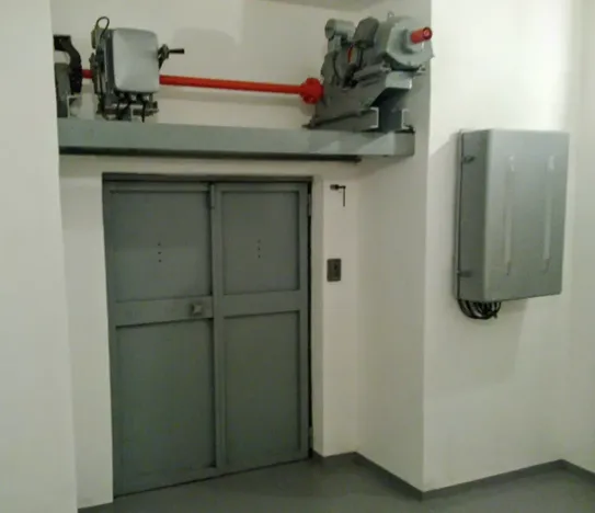 Pronájem skladu, Praha - Bubeneč, Šestidomí, 41 m2