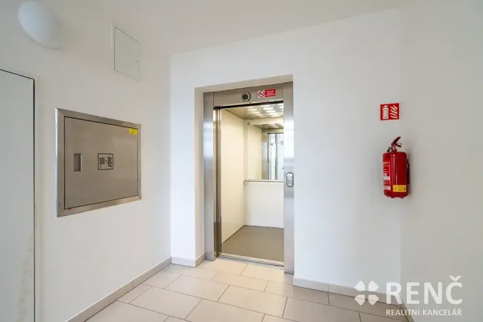 Pronájem bytu 2+kk, Brno, Libušina třída, 46 m2