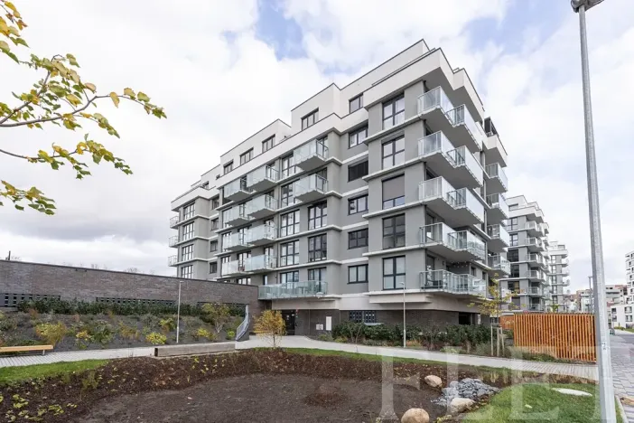 Pronájem bytu 1+kk, Praha - Třebonice, Thomasova, 33 m2