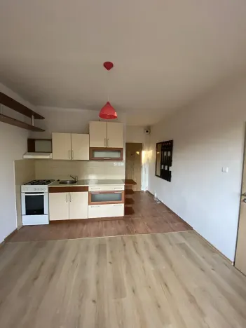 Pronájem bytu 2+kk, Jablonec nad Nisou, Lužická, 37 m2