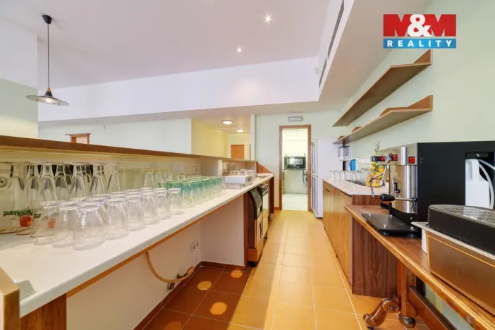 Prodej obchodního prostoru, Mariánské Lázně, Masarykova, 101 m2