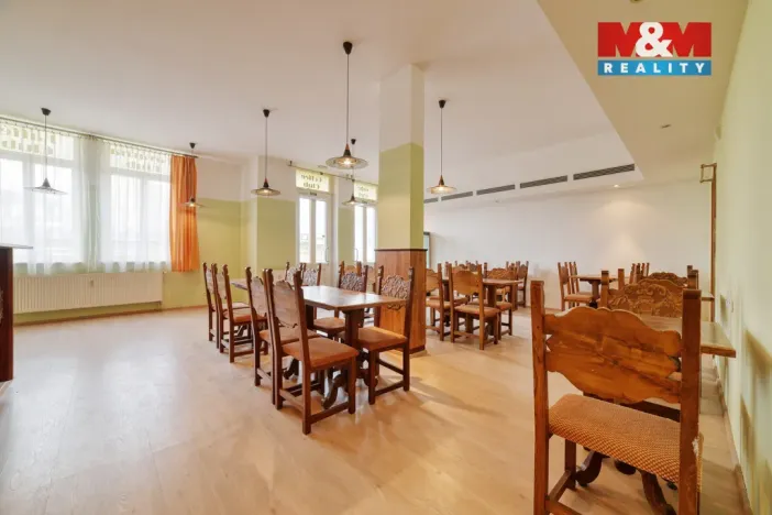 Prodej obchodního prostoru, Mariánské Lázně, Masarykova, 101 m2