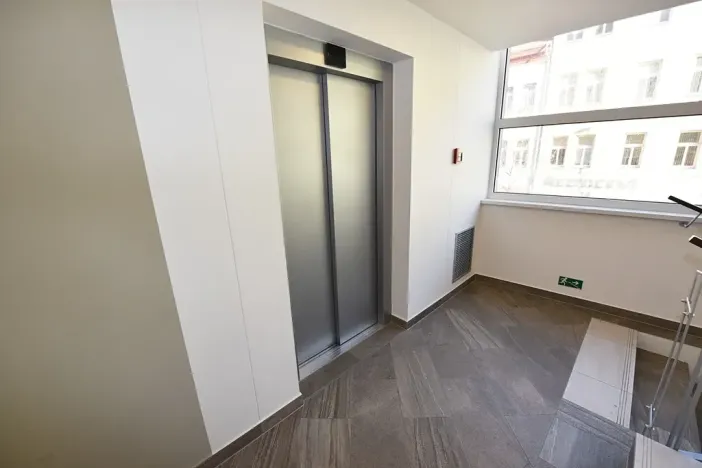 Prodej bytu 2+kk, Praha - Vršovice, Petrohradská, 118 m2