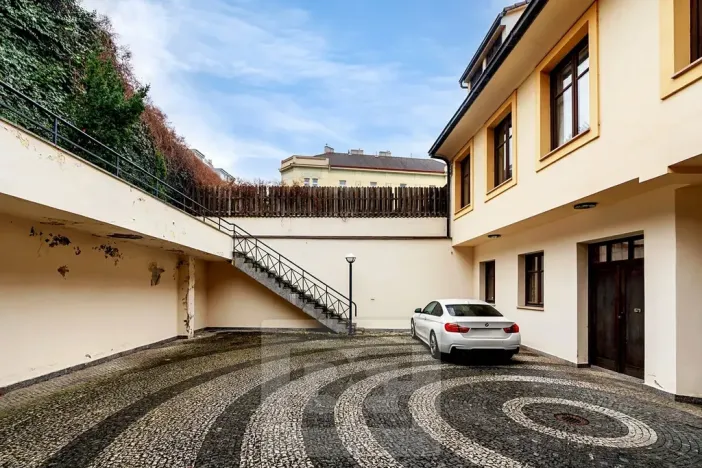 Prodej činžovního domu, Praha - Břevnov, Bělohorská, 515 m2