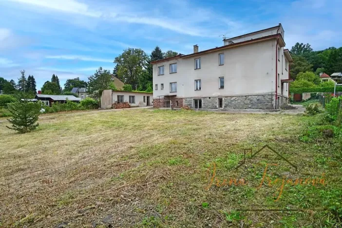 Prodej komerční nemovitosti, Lštění, Míru, 1933 m2