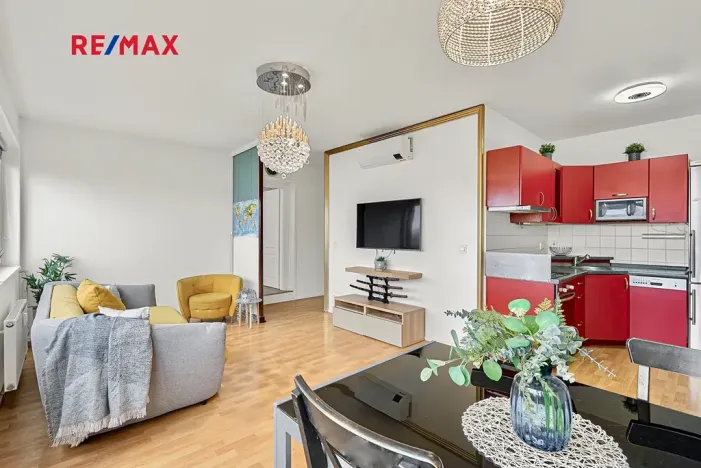 Prodej atypického bytu, Praha - Hostivař, Přeštická, 68 m2