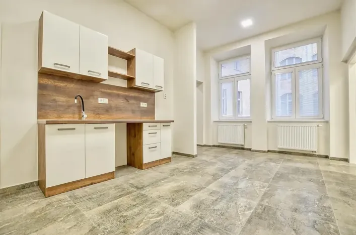 Pronájem kanceláře, Praha - Holešovice, Milady Horákové, 141 m2