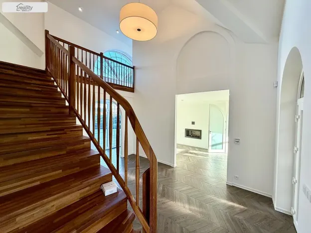 Pronájem rodinného domu, Jesenice - Zdiměřice, Skřivanová, 345 m2