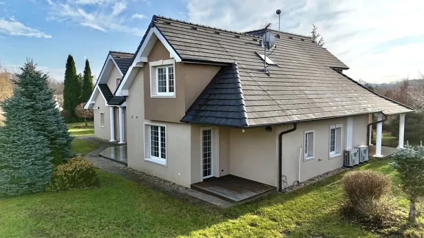 Pronájem rodinného domu, Jesenice - Zdiměřice, Skřivanová, 345 m2