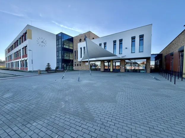 Pronájem rodinného domu, Jesenice - Zdiměřice, Skřivanová, 345 m2