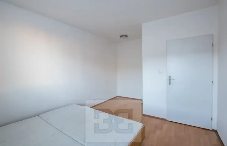 Pronájem bytu 2+kk, Praha - Troja, Hnězdenská, 52 m2