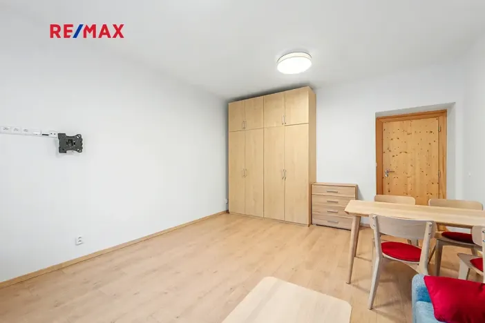 Pronájem bytu 2+1, Praha - Žižkov, Hartigova, 56 m2