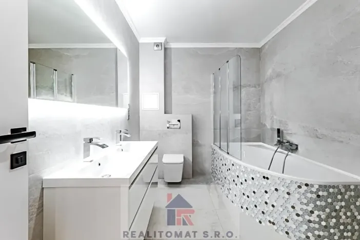 Prodej bytu 4+kk, Praha - Komořany, Pod lesem, 127 m2