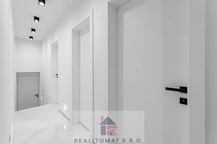 Prodej bytu 4+kk, Praha - Komořany, Pod lesem, 127 m2