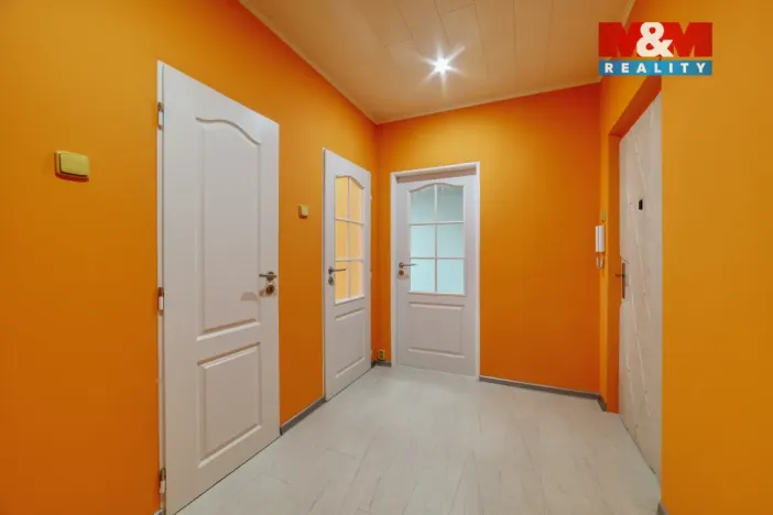 Pronájem bytu 1+1, Cheb, Osvobození, 35 m2