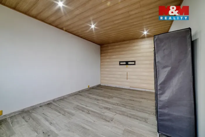 Pronájem bytu 1+1, Cheb, Osvobození, 35 m2