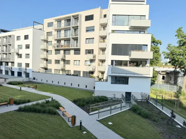 Pronájem bytu 2+kk, Pardubice - Zelené Předměstí, nábřeží Závodu míru, 80 m2