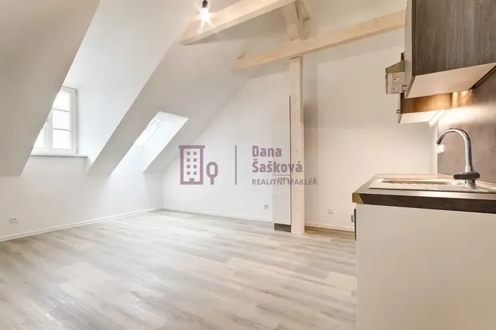 Pronájem bytu 2+kk, Jindřichův Hradec, 49 m2