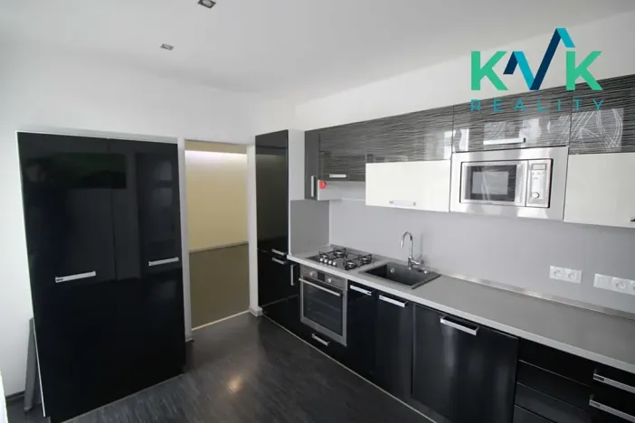 Prodej bytu 3+1, Karlovy Vary, Krušnohorská, 68 m2