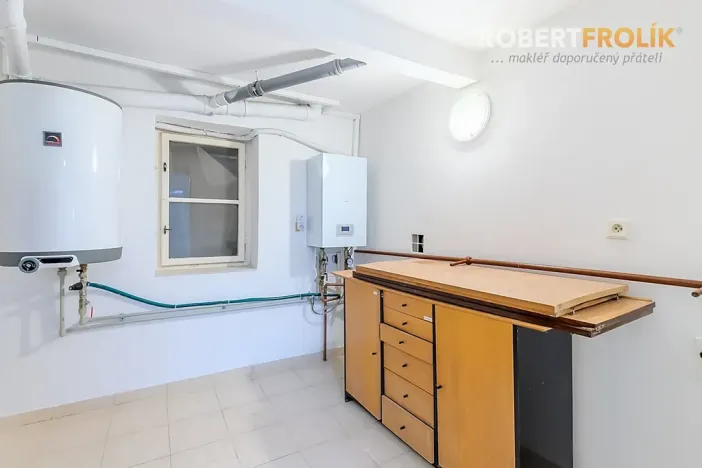 Pronájem bytu 2+kk, Praha - Bubeneč, Eliášova, 55 m2