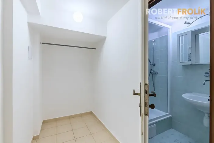 Pronájem bytu 2+kk, Praha - Bubeneč, Eliášova, 55 m2