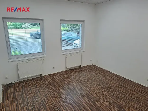 Pronájem kanceláře, Praha - Řepy, Třanovského, 143 m2