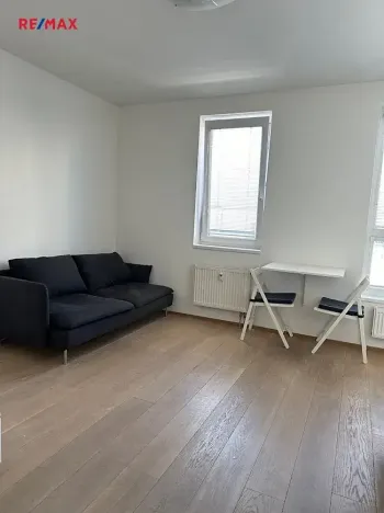 Pronájem bytu 1+kk, Praha - Vysočany, Pod Harfou, 33 m2
