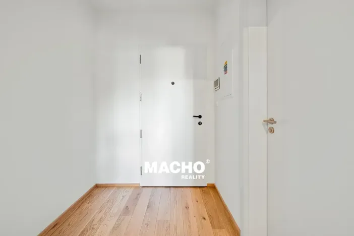 Pronájem bytu 1+kk, Praha, Bělehradská, 26 m2