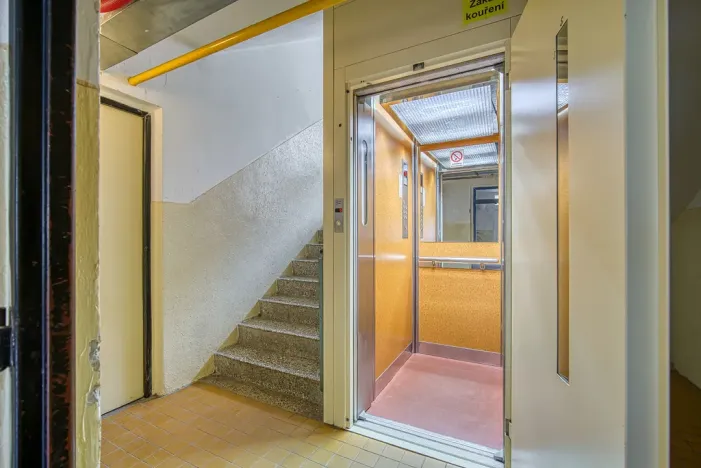 Pronájem bytu 1+1, Chomutov, Arbesova, 36 m2