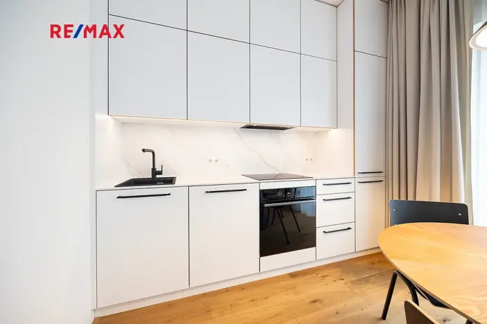 Pronájem bytu 2+kk, Praha - Vinohrady, Slezská, 43 m2