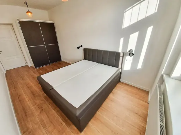 Pronájem bytu 2+kk, Praha - Libeň, Novákových, 75 m2