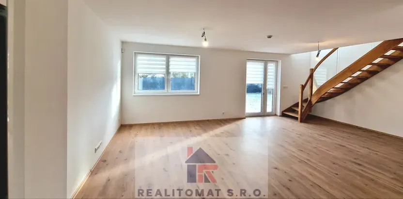 Pronájem rodinného domu, Chrášťany, 108 m2