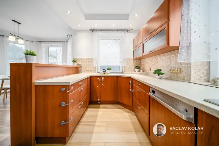 Prodej rodinného domu, Pecka, 176 m2