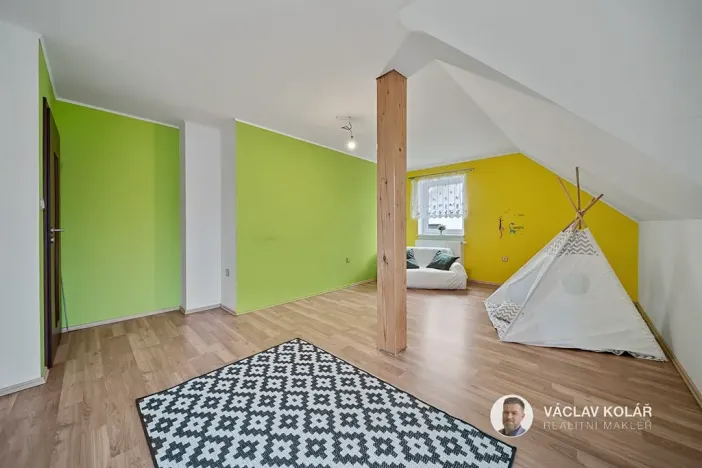 Prodej rodinného domu, Pecka, 176 m2