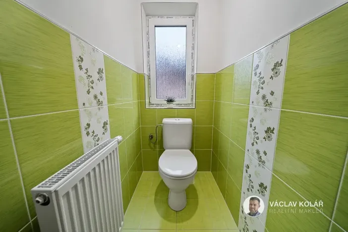 Prodej rodinného domu, Pecka, 176 m2